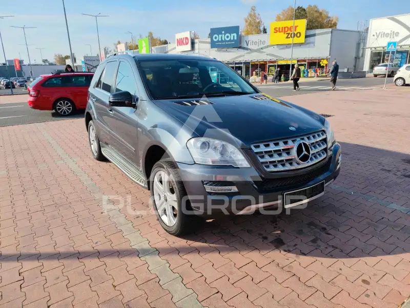 2010 Mercedes Benz ML 300