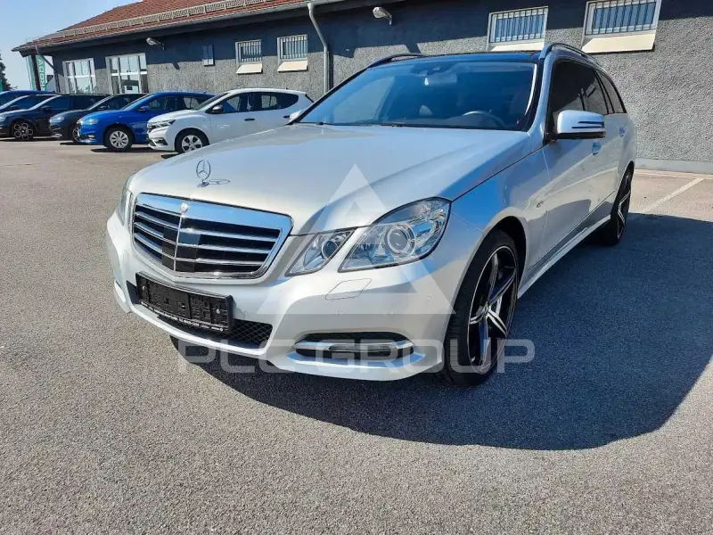2010 Mercedes Benz E 200