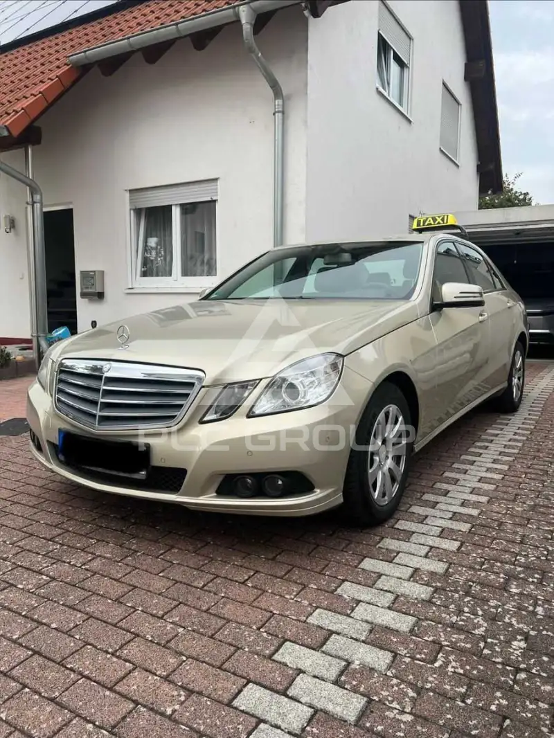 2010 Mercedes Benz E 200