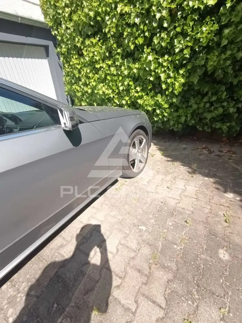 2010 Mercedes Benz E 200