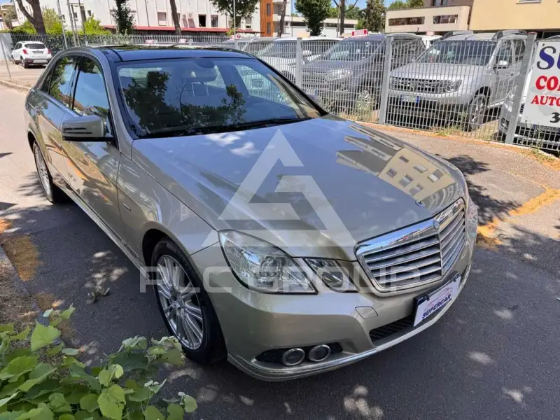 2010 Mercedes Benz E 200