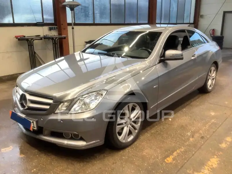 2010 Mercedes Benz E 200