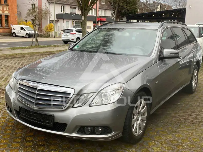 2010 Mercedes Benz E 200