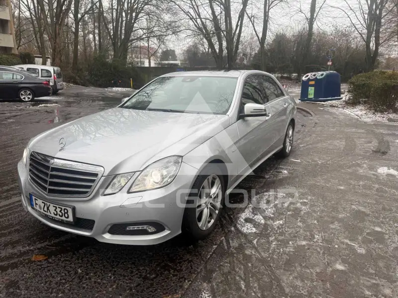 2010 Mercedes Benz E 200
