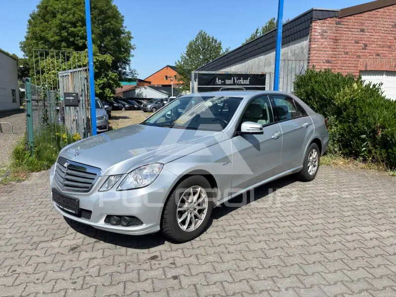 2010 Mercedes Benz E 200