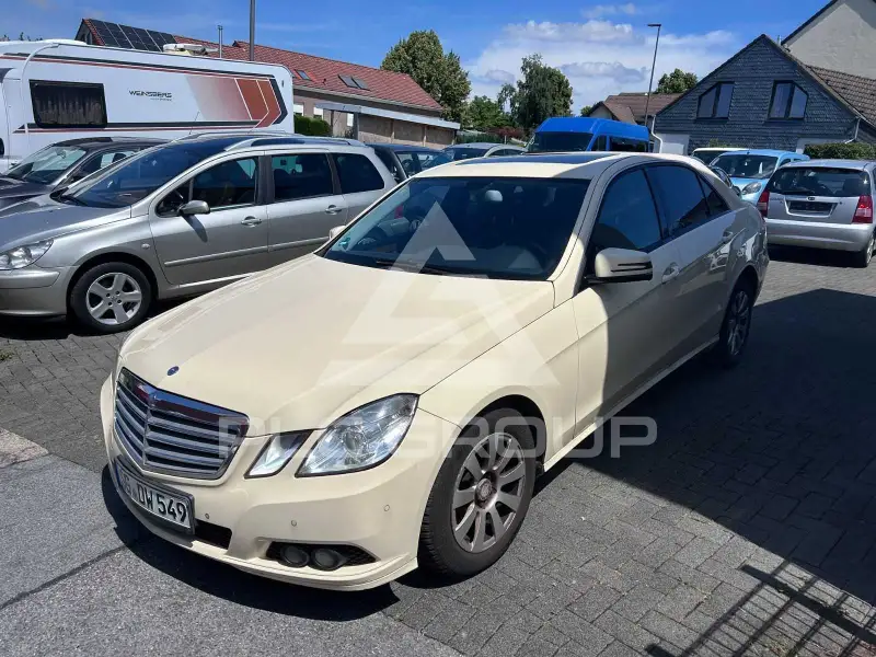 2010 Mercedes Benz E 200