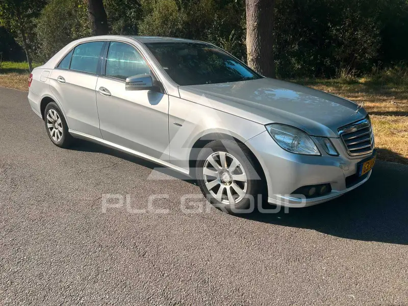 2010 Mercedes Benz E 200