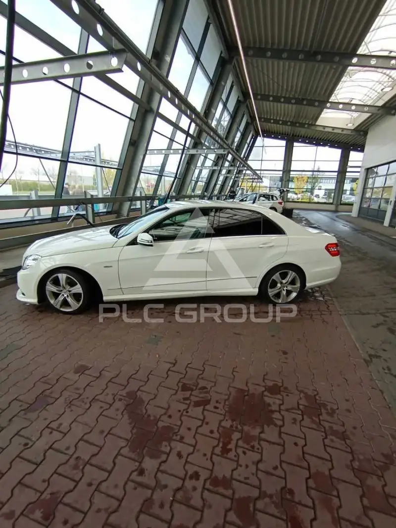 2010 Mercedes Benz E 200