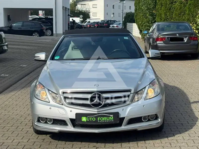 2010 Mercedes Benz E 200