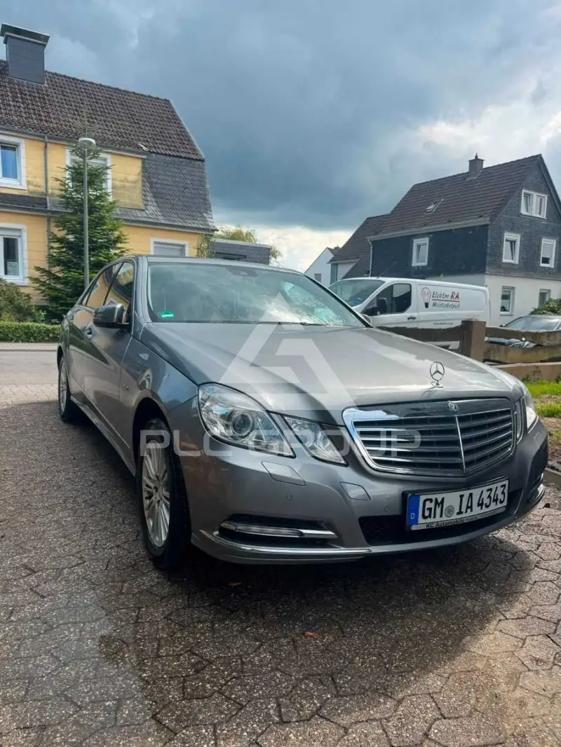 2010 Mercedes Benz E 200