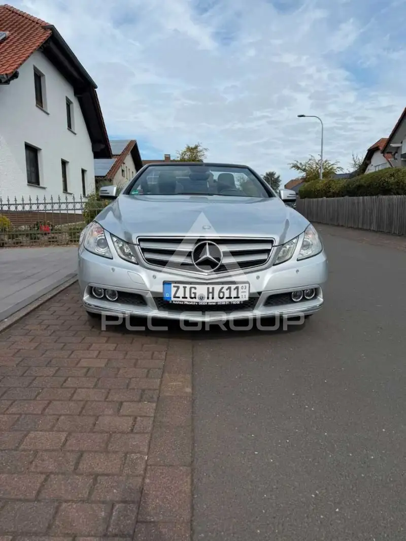 2010 Mercedes Benz E 200