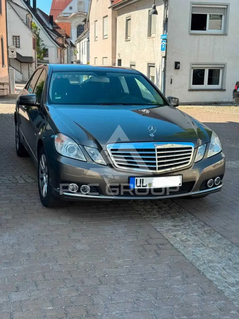 2010 Mercedes Benz E 200