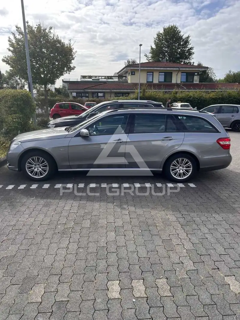 2010 Mercedes Benz E 220