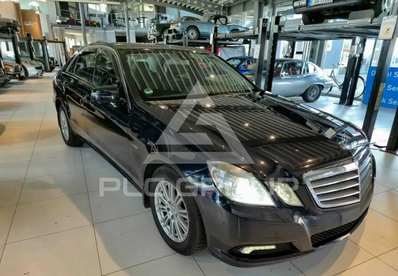 2010 Mercedes Benz E 220
