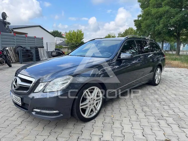 2010 Mercedes Benz E 220