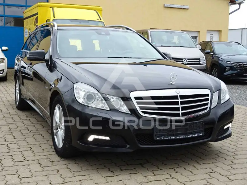 2010 Mercedes Benz E 220