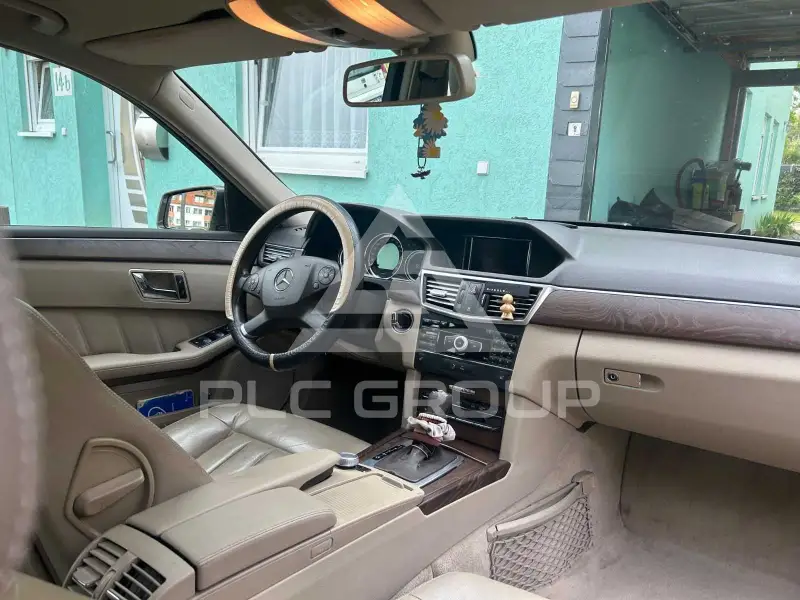 2010 Mercedes Benz E 220