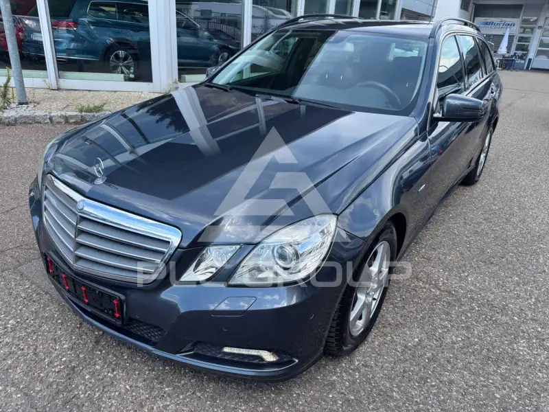 2010 Mercedes Benz E 220