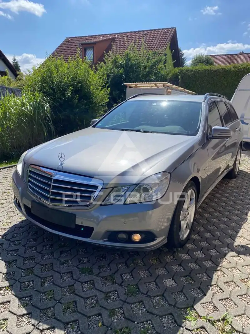 2010 Mercedes Benz E 220