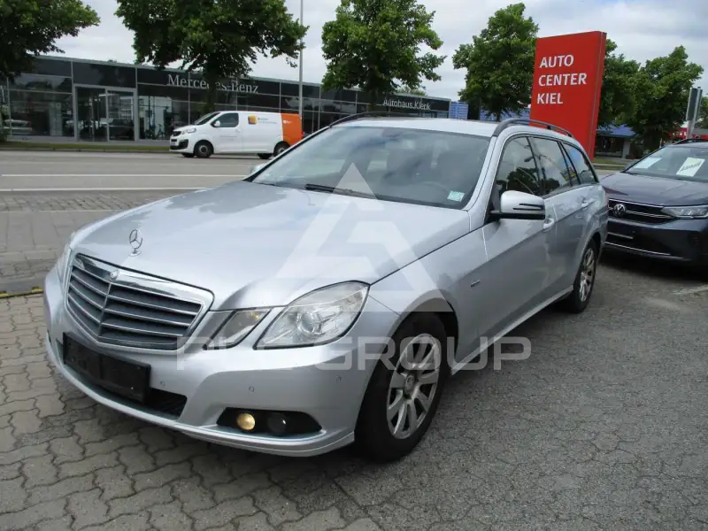 2010 Mercedes Benz E 220