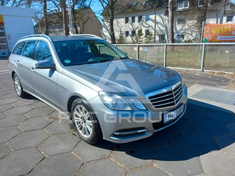 2010 Mercedes Benz E 220