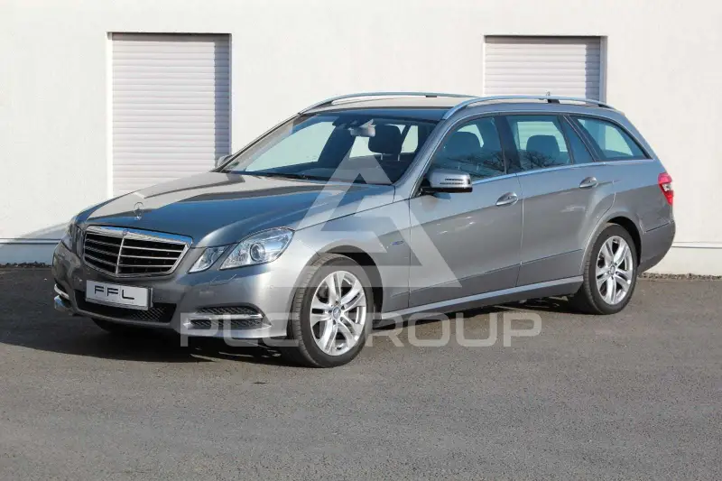 2010 Mercedes Benz E 220