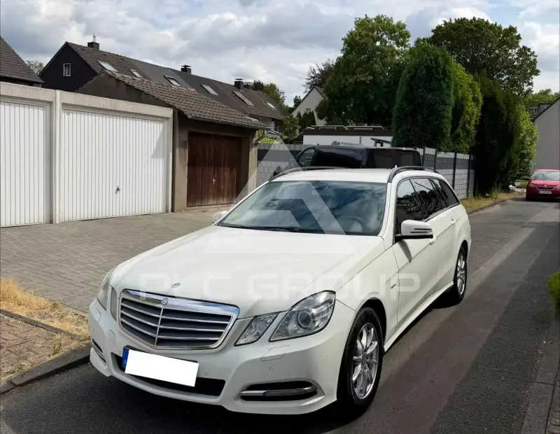 2010 Mercedes Benz E 220