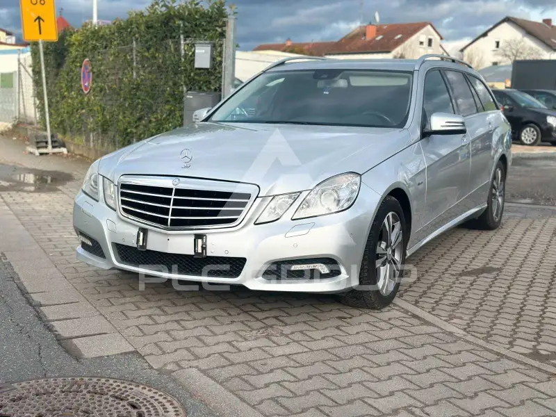 2010 Mercedes Benz E 220