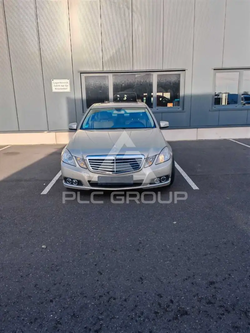 2010 Mercedes Benz E 220