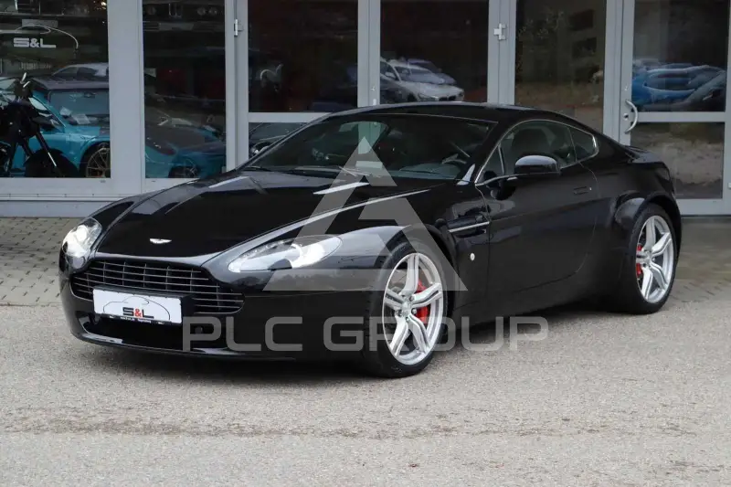 2010 Aston Martin V8