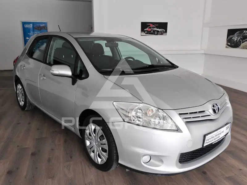 2010 Toyota AURIS