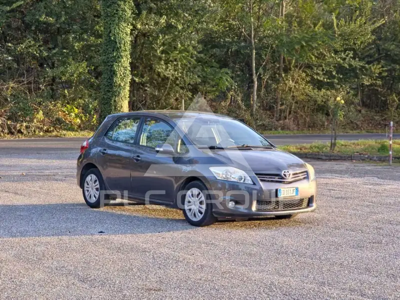 2010 Toyota AURIS