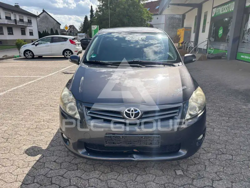 2010 Toyota AURIS