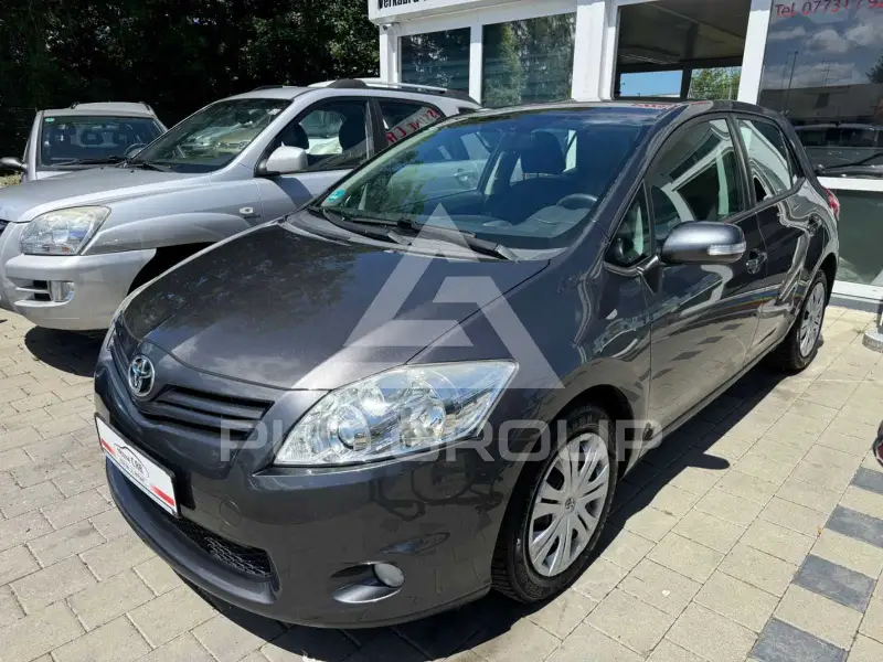 2010 Toyota AURIS