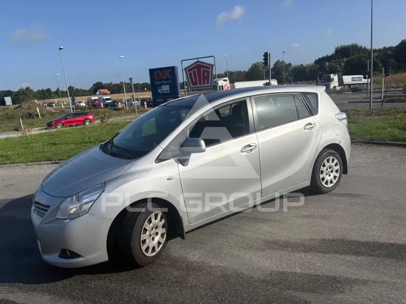 2010 Toyota VERSO