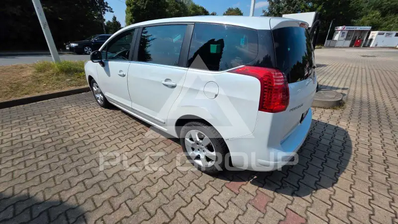 2010 Peugeot 5008