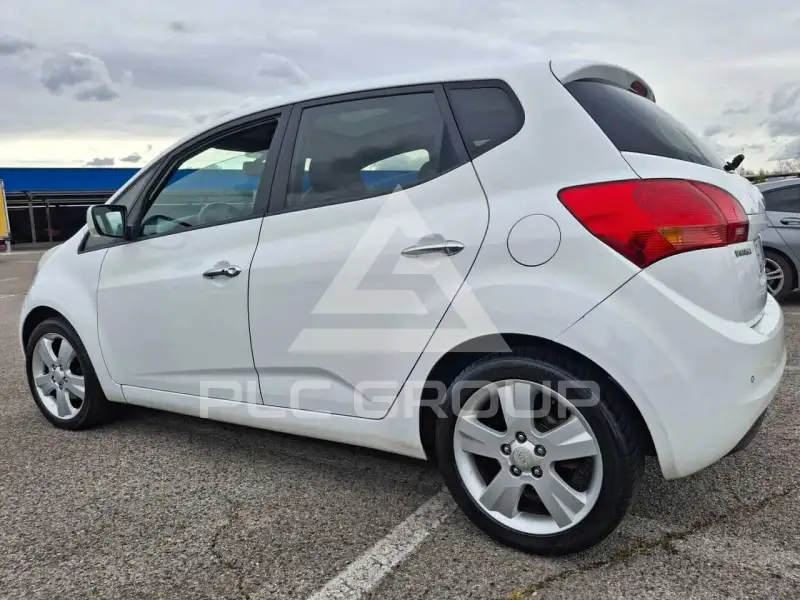 2010 KIA Venga