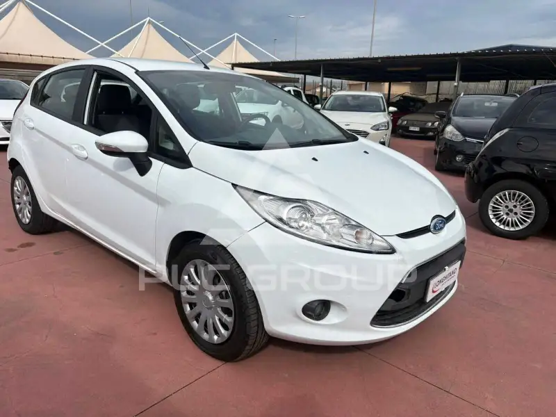 2010 Ford FIESTA