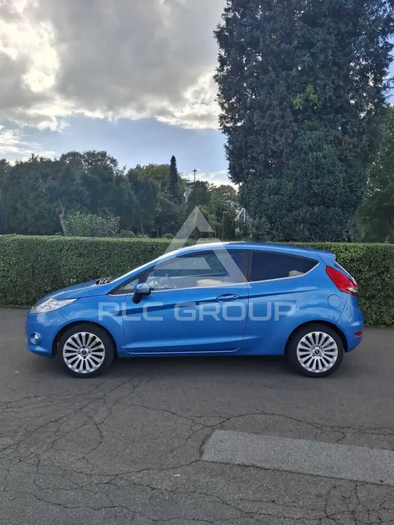 2010 Ford FIESTA