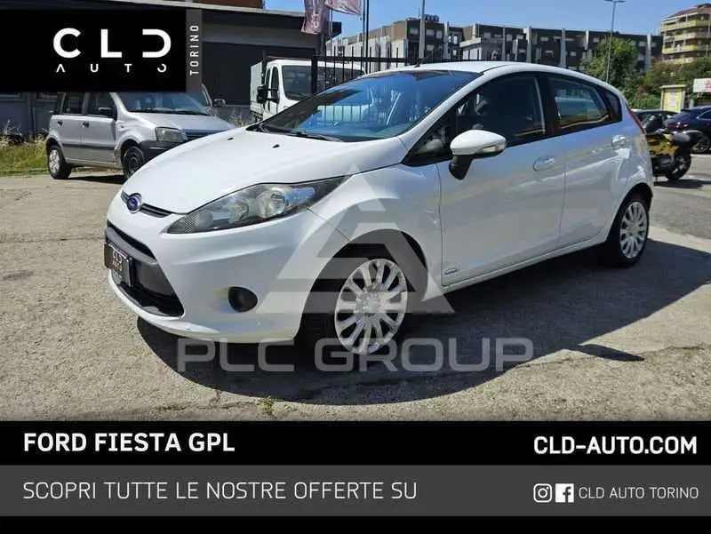 2010 Ford FIESTA
