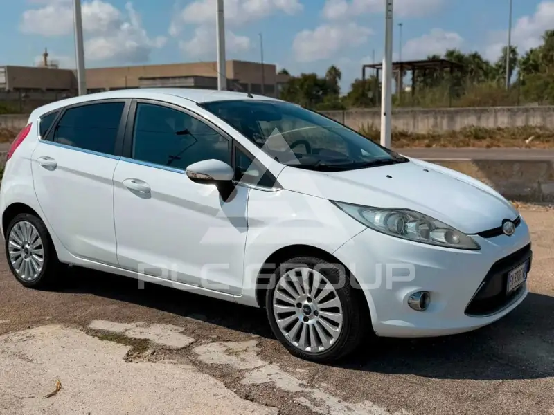 2010 Ford FIESTA