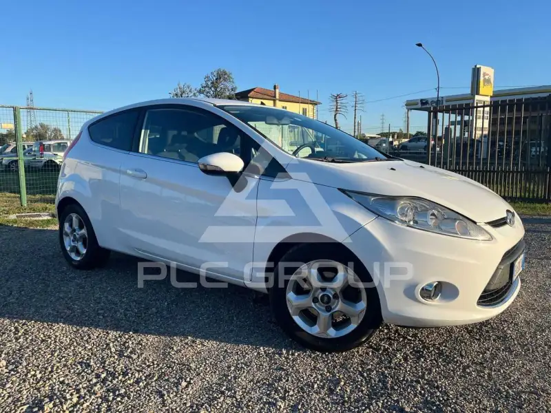 2010 Ford FIESTA