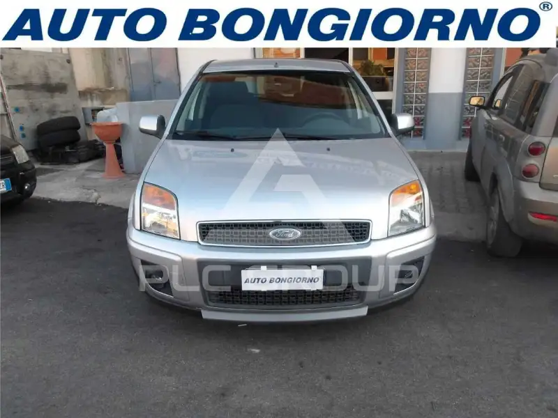 2010 Ford FUSION