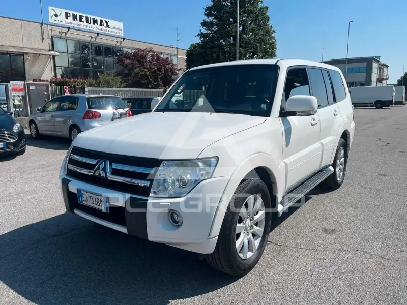 2011 Mitsubishi PAJARO