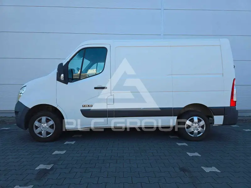 2011 Nissan NV 400