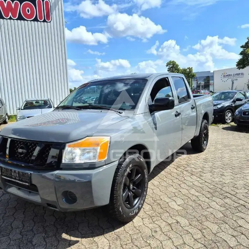 2011 Nissan TITAN