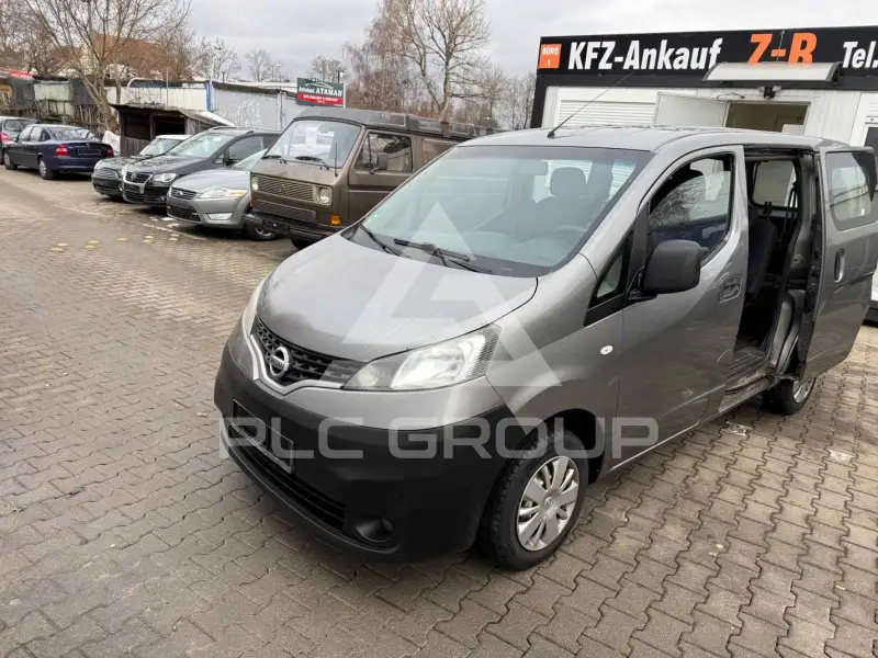 2011 Nissan NV 200