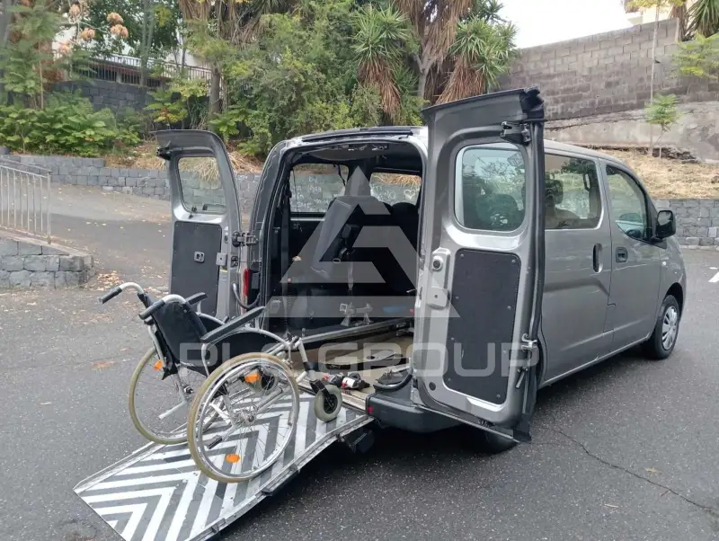2011 Nissan NV 200