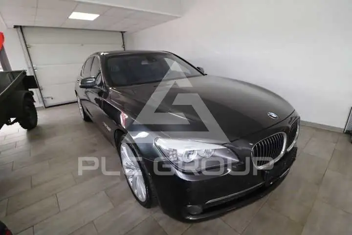 2011 BMW 740