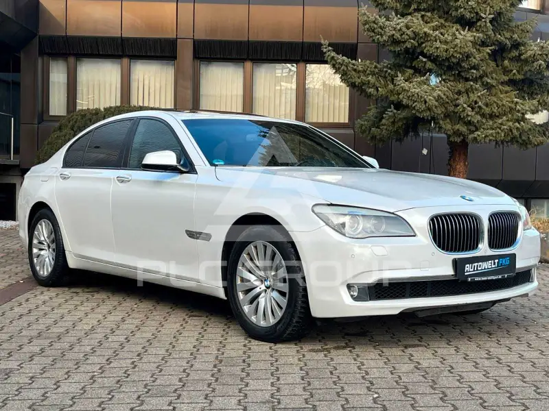 2011 BMW 740